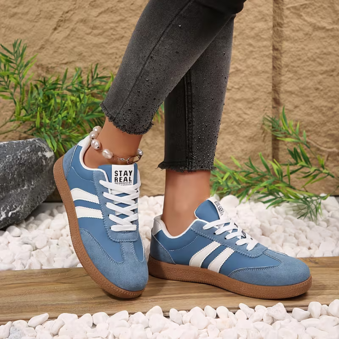 Bella Sneakers