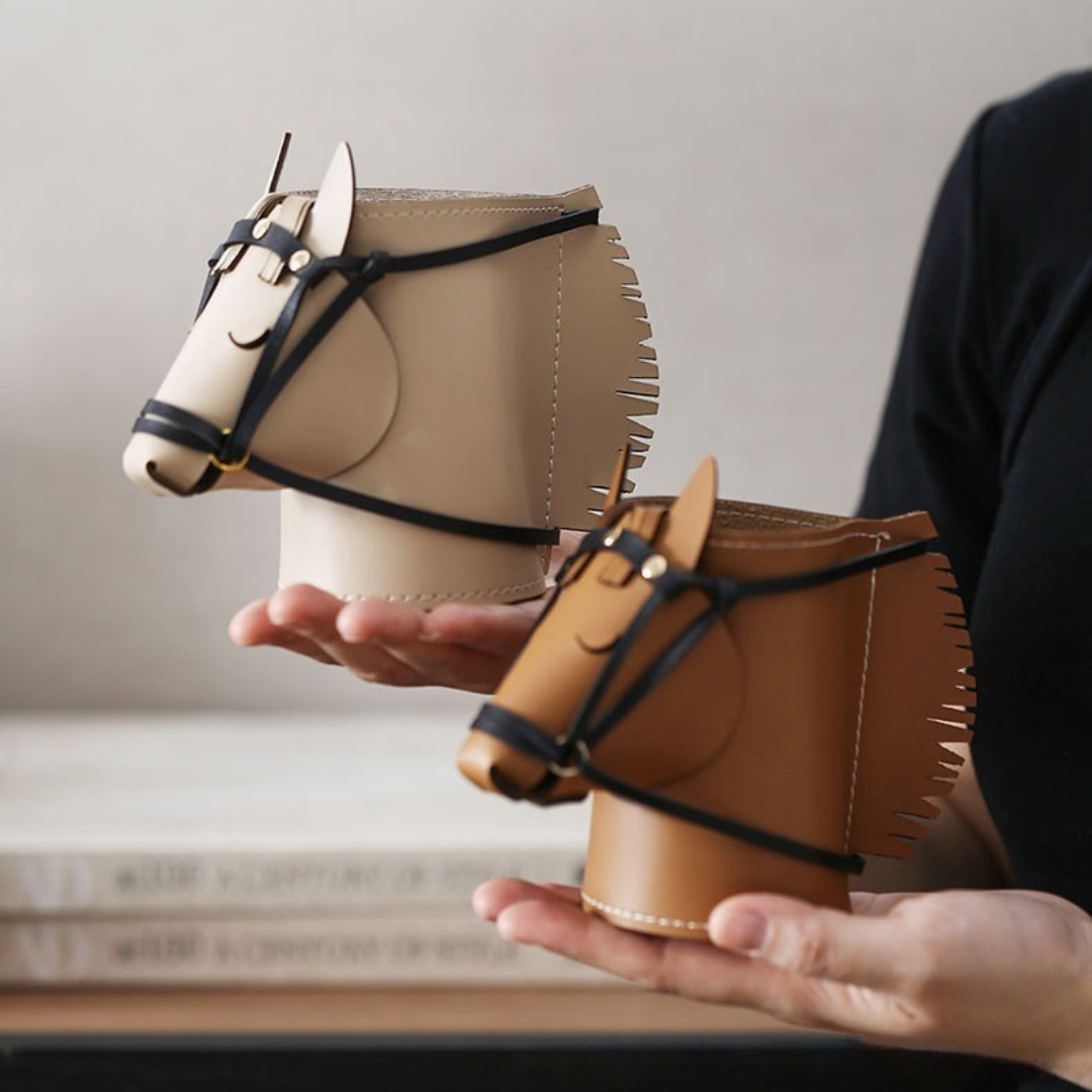 Elarion Horse Desk Organizer