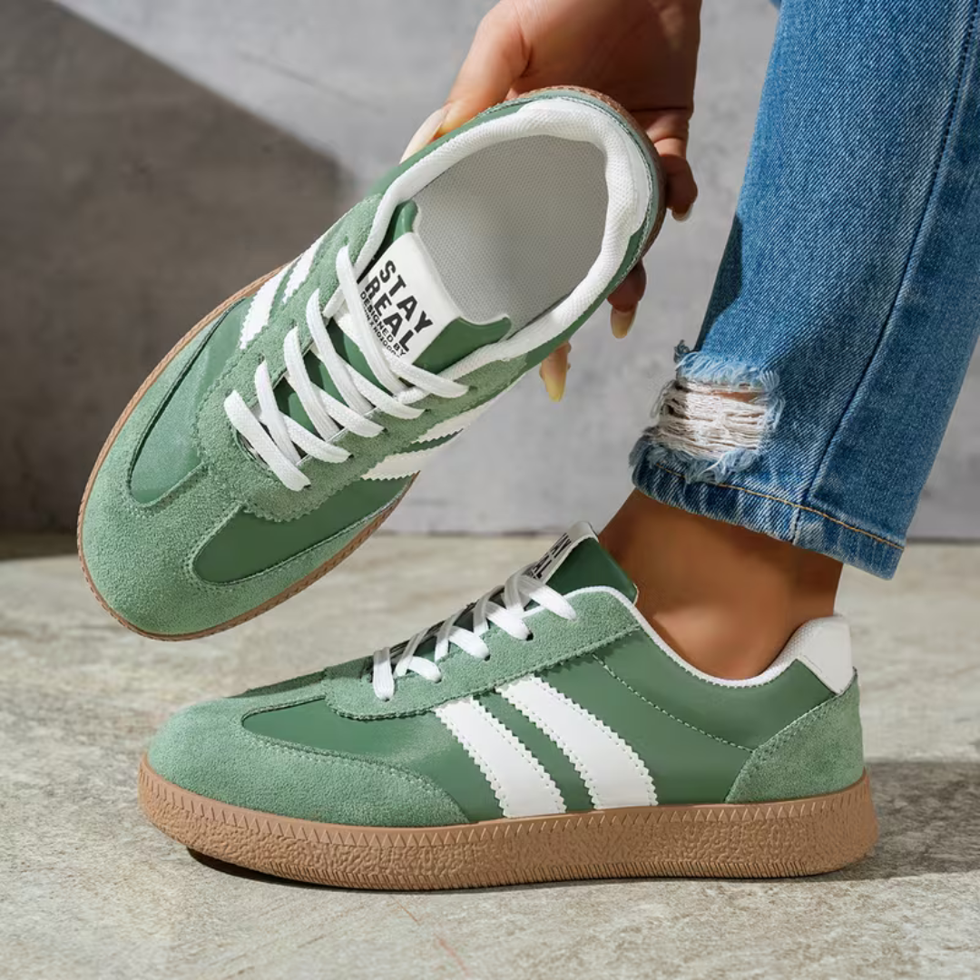 Bella Sneakers