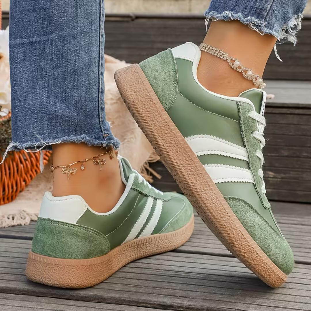 Bella Sneakers