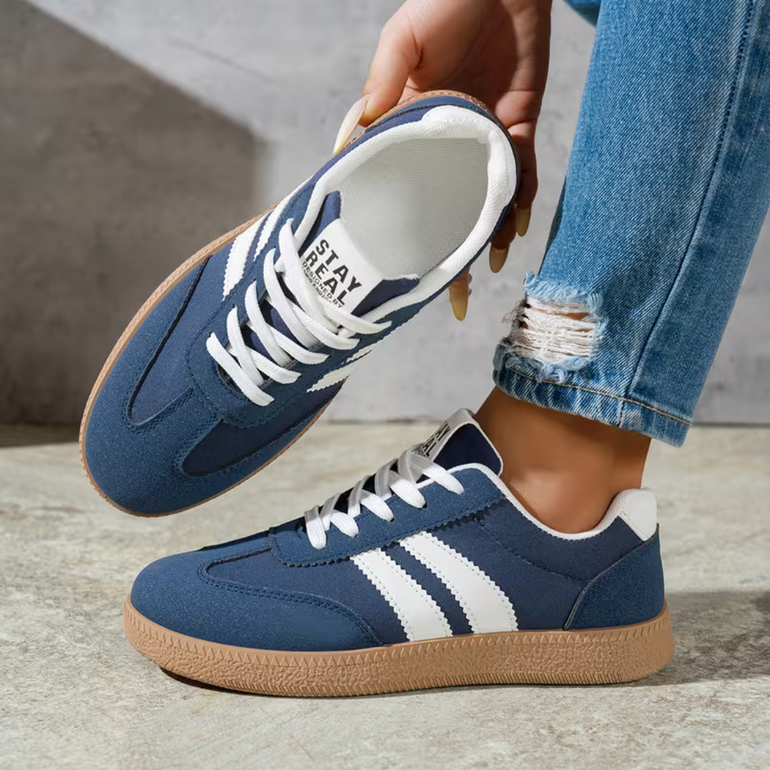 Bella Sneakers