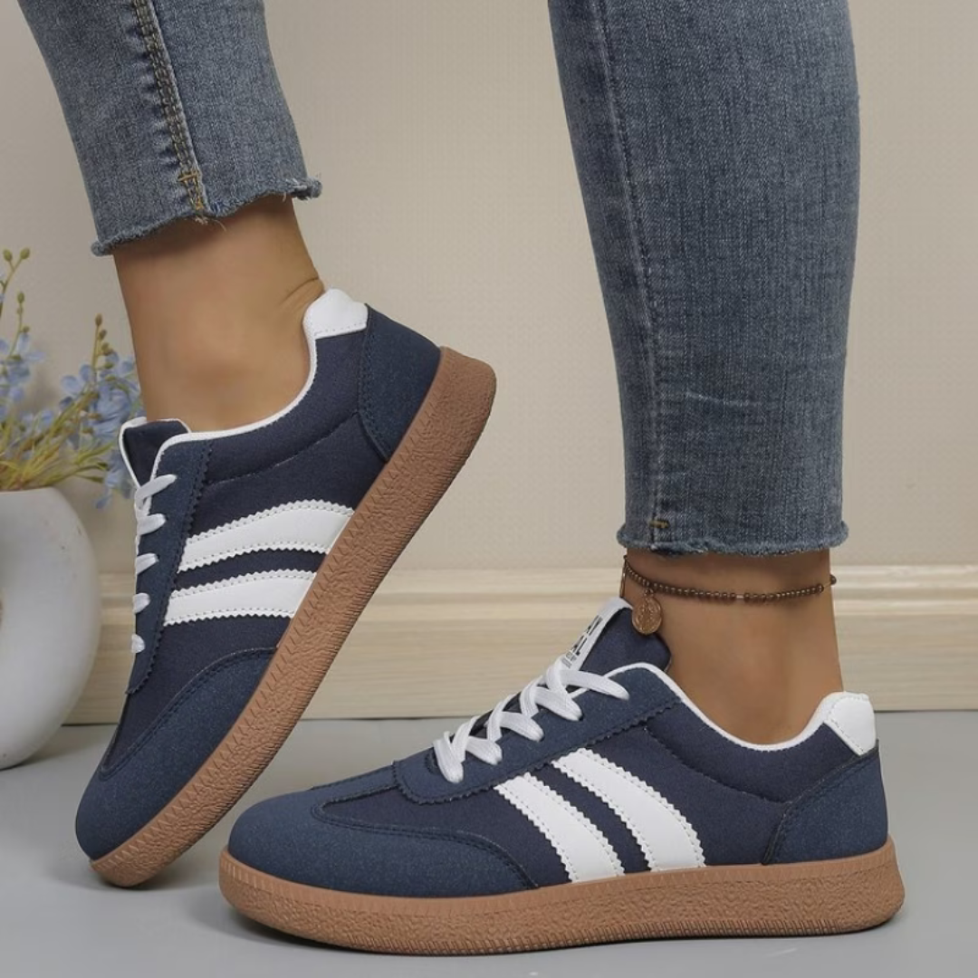 Bella Sneakers