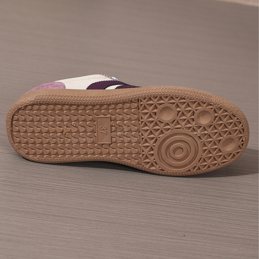 Bella Sneakers
