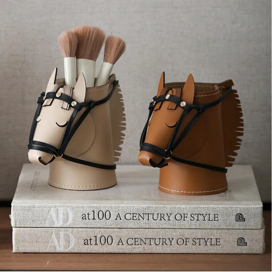 Elarion Horse Desk Organizer