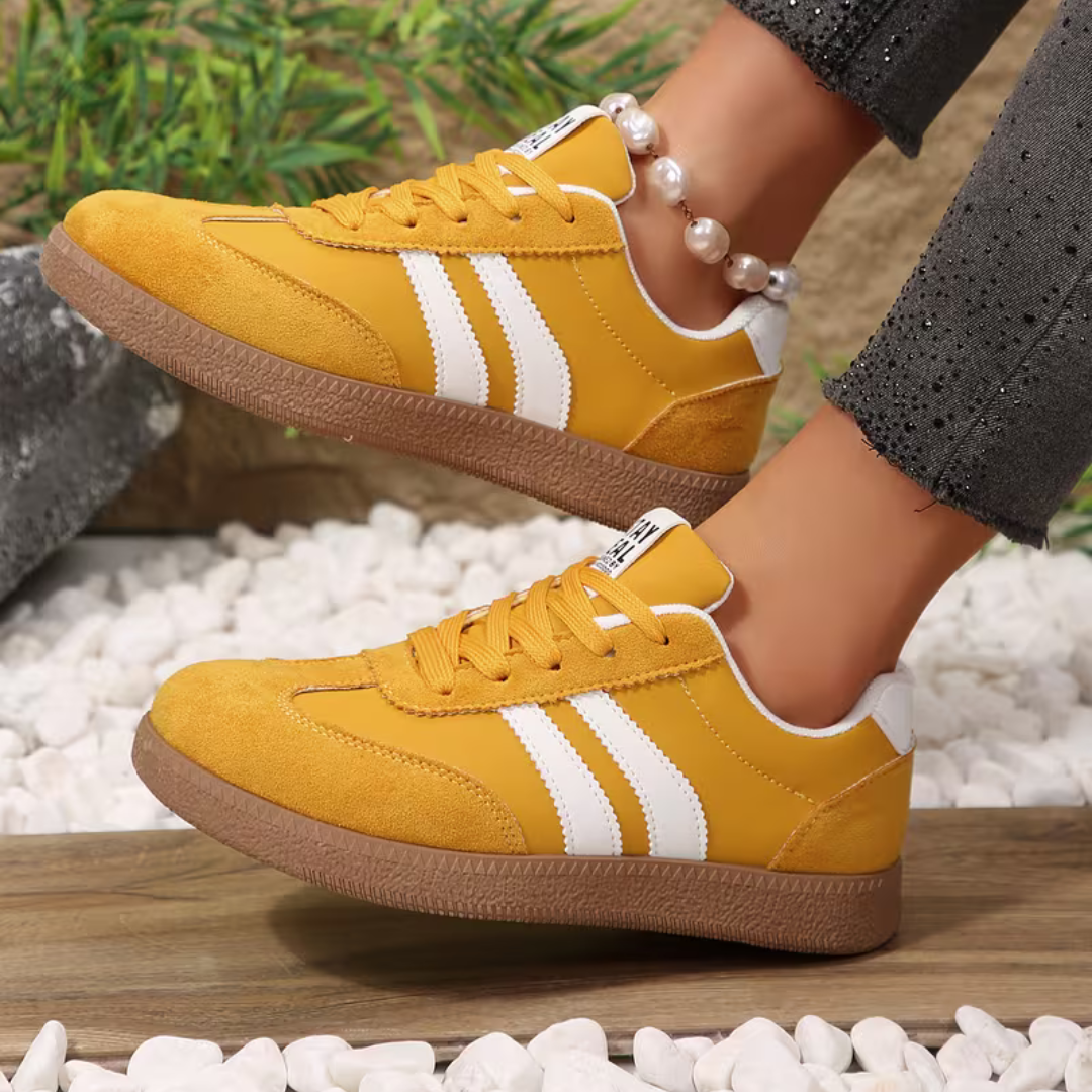 Bella Sneakers