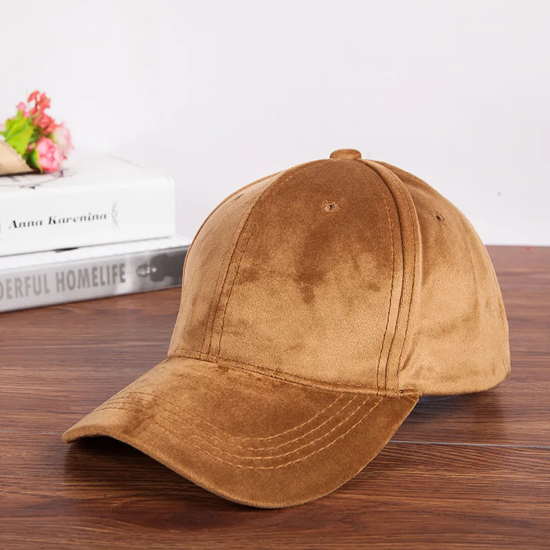 Rysa Velvet Cap