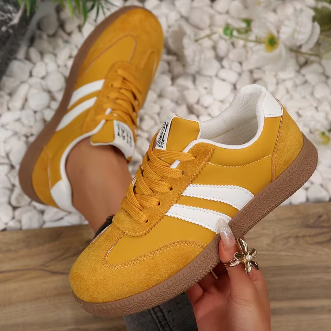 Bella Sneakers