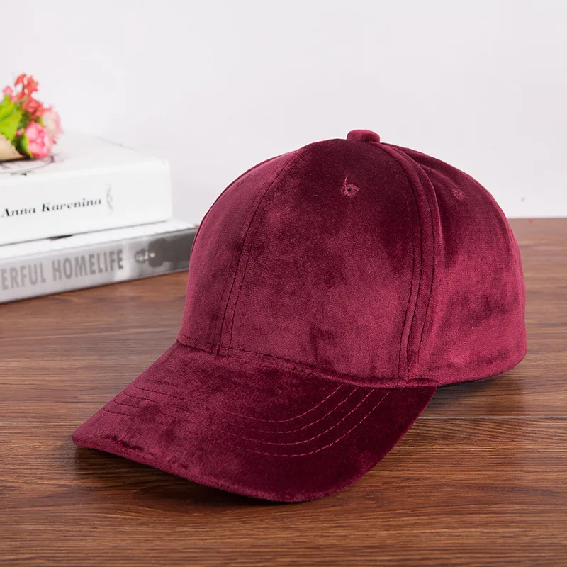 Rysa Velvet Cap