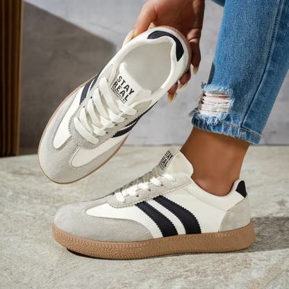 Bella Sneakers