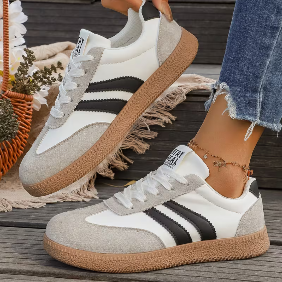Bella Sneakers