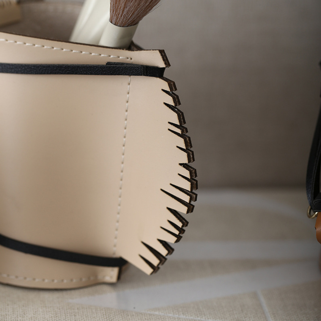 Elarion Horse Desk Organizer