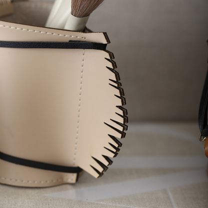 Elarion Horse Desk Organizer